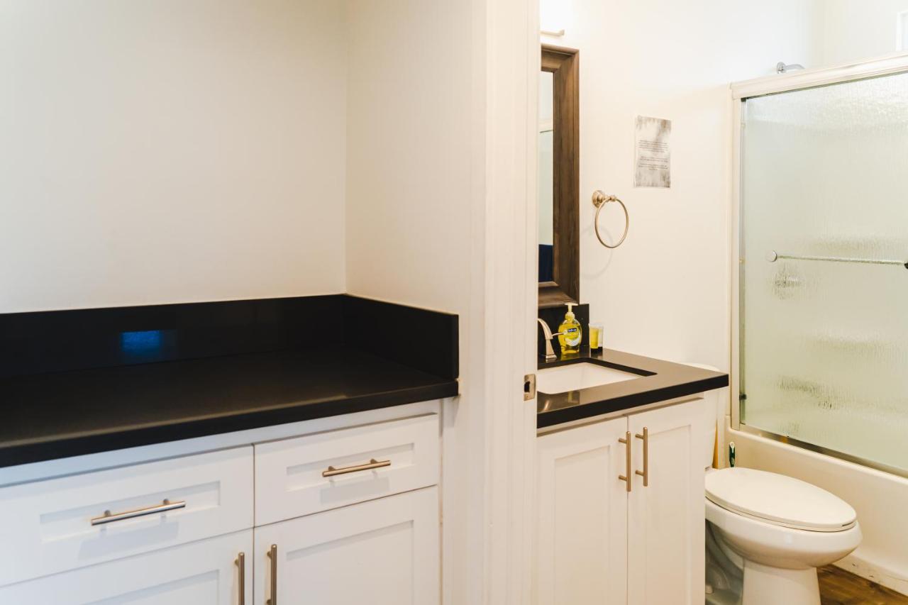 Modern Remodeled 1-Bedroom Close To Hollywood Walk Of Fame With Parking Лос-Анджелес Экстерьер фото