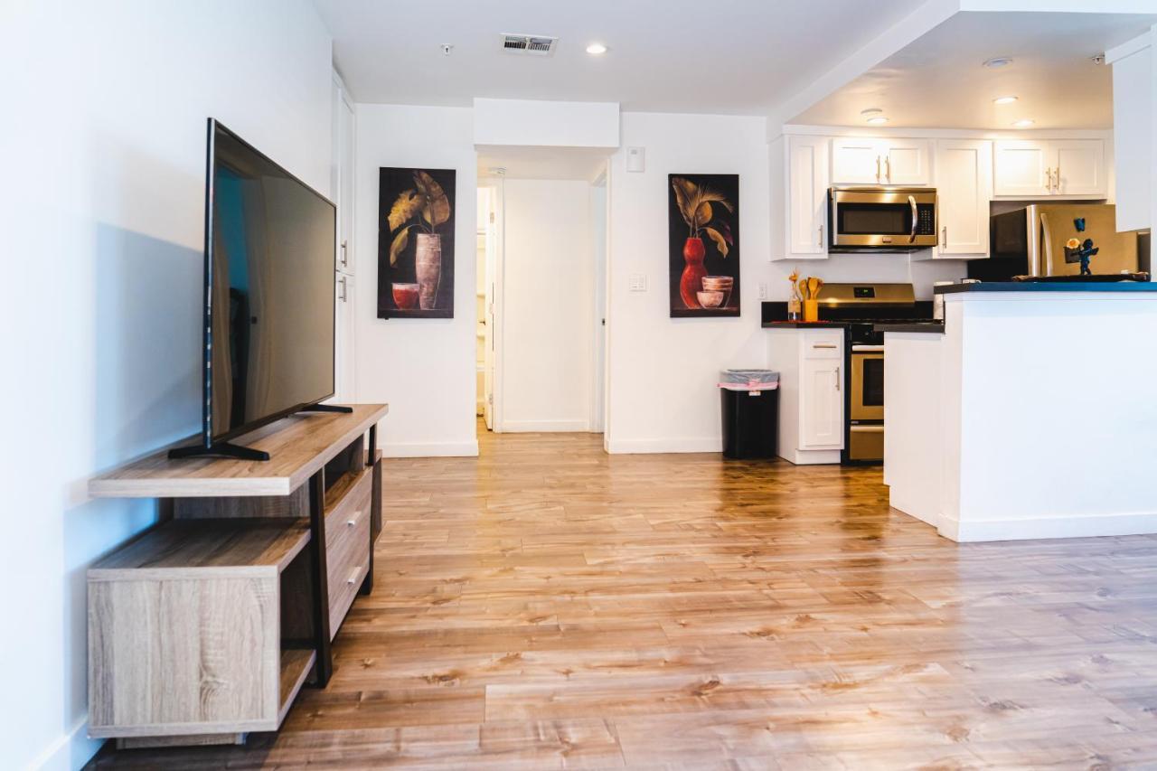 Modern Remodeled 1-Bedroom Close To Hollywood Walk Of Fame With Parking Лос-Анджелес Экстерьер фото